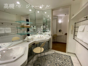 ホテル川久の洗面所