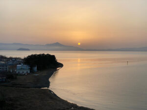 琵琶湖の日の出