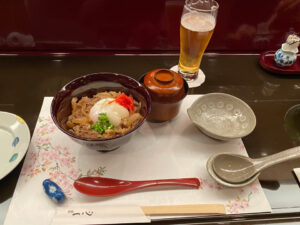 ホテルニューオータニの牛丼