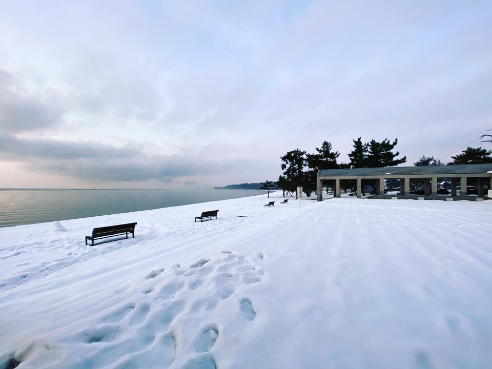 雪と琵琶湖