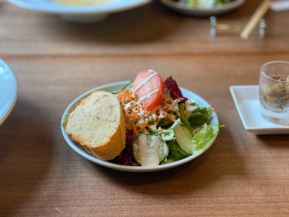 高槻市の摂津峡のレストランキッチンスヌーグの平日ランチのサラダ
