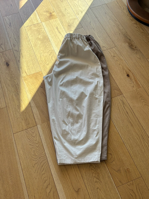 フォーシー　コクーンパンツ商品比較　MサイズとLサイズ